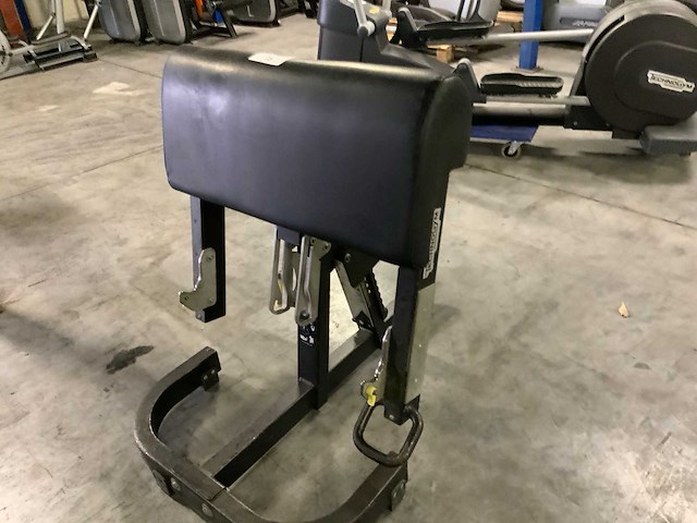 Technogym pure biceps curl krachtstation - afbeelding 1 van  4