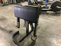 Technogym pure biceps curl krachtstation - afbeelding 1 van  4