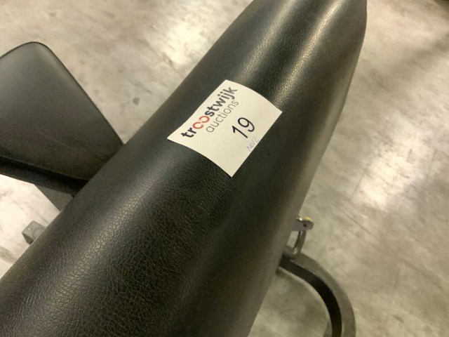 Technogym pure biceps curl krachtstation - afbeelding 4 van  4