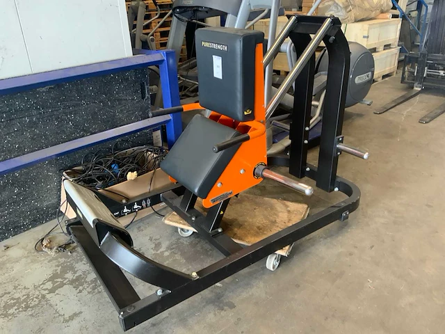 Technogym pure calfpress krachtstation - afbeelding 1 van  6