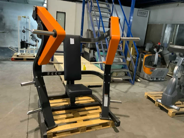 Technogym pure chestpress krachtstation - afbeelding 1 van  7