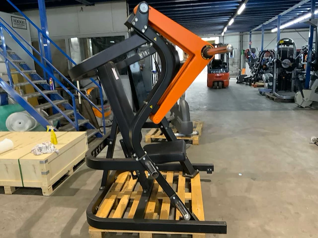 Technogym pure chestpress krachtstation - afbeelding 3 van  7