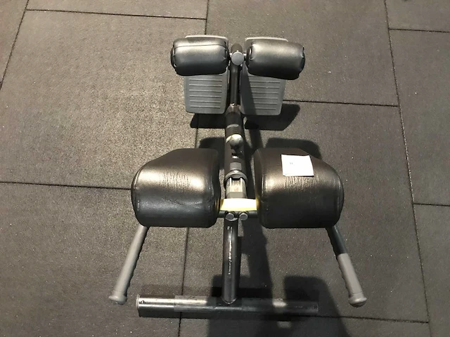 Technogym pure hyper extension krachtstation - afbeelding 2 van  4