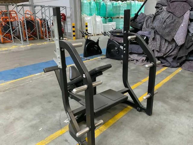Technogym pure incline adjustable bench krachtstation - afbeelding 4 van  4