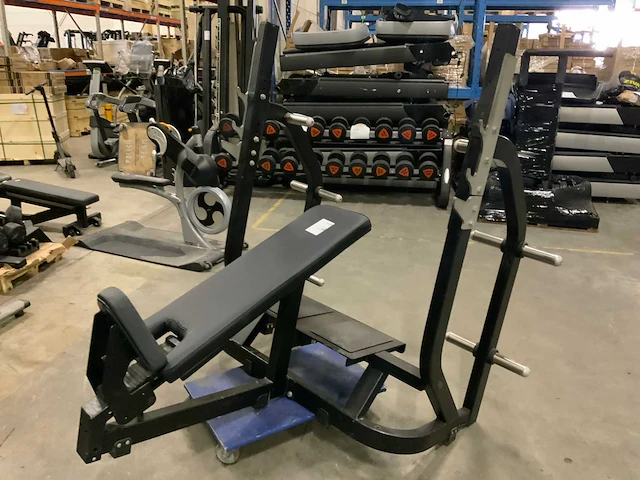 Technogym pure incline bench krachtstation - afbeelding 2 van  6
