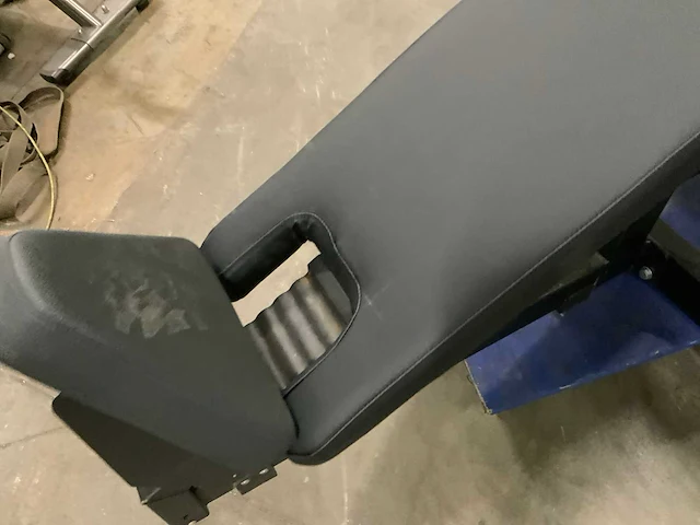 Technogym pure incline bench krachtstation - afbeelding 3 van  6