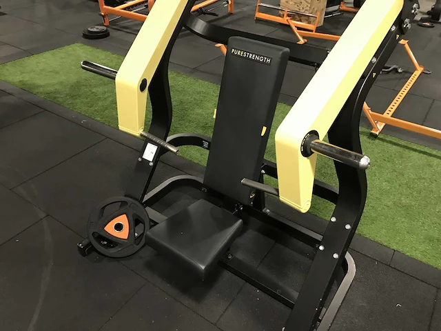 Technogym pure incline chest krachtstation - afbeelding 6 van  6