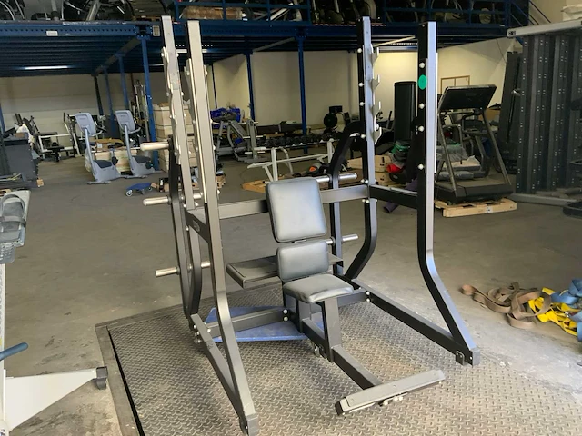 Technogym pure military bench krachtstation - afbeelding 2 van  4