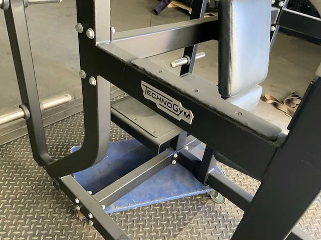 Technogym pure military bench krachtstation - afbeelding 3 van  4