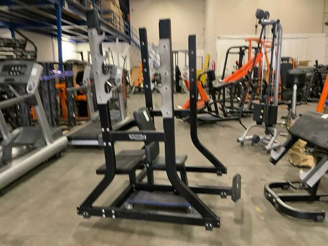 Technogym pure military bench press krachtstation - afbeelding 3 van  4