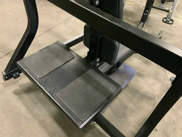 Technogym pure military bench press krachtstation - afbeelding 4 van  4