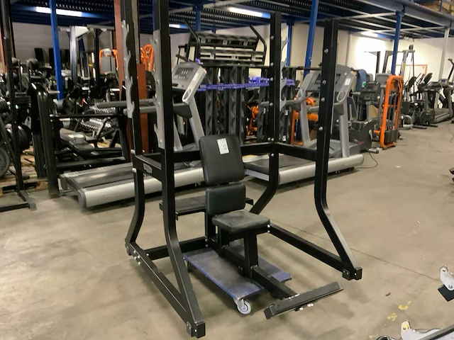 Technogym pure military bench press krachtstation - afbeelding 2 van  4