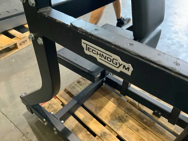 Technogym pure military press krachtstation - afbeelding 3 van  4