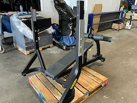 Technogym pure olympische decline bench krachtstation - afbeelding 2 van  4