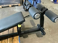 Technogym pure olympische decline bench krachtstation - afbeelding 3 van  4
