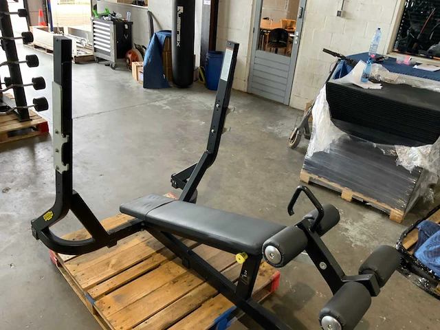 Technogym pure olympische decline bench krachtstation - afbeelding 4 van  4