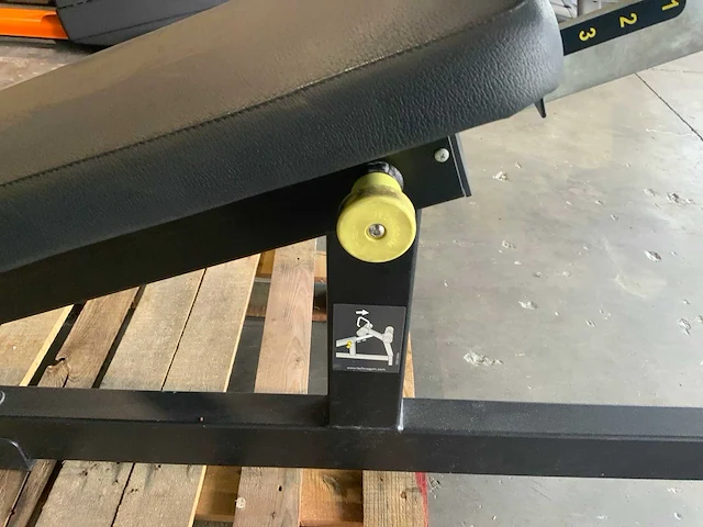 Technogym pure olympische decline bench krachtstation - afbeelding 3 van  5