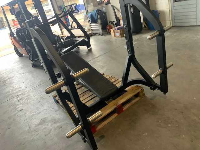 Technogym pure olympische decline bench krachtstation - afbeelding 5 van  5