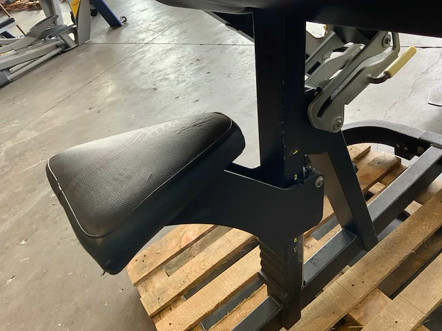 Technogym pure olympische decline bench krachtstation - afbeelding 5 van  5