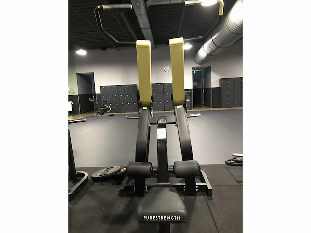 Technogym pure pull down krachtstation - afbeelding 2 van  5
