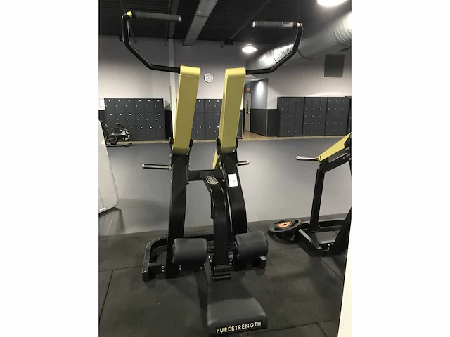 Technogym pure pull down krachtstation - afbeelding 2 van  6