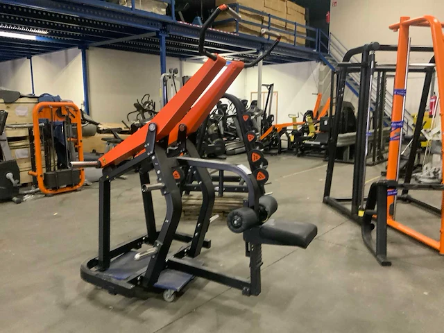 Technogym pure pull down krachtstation - afbeelding 1 van  5