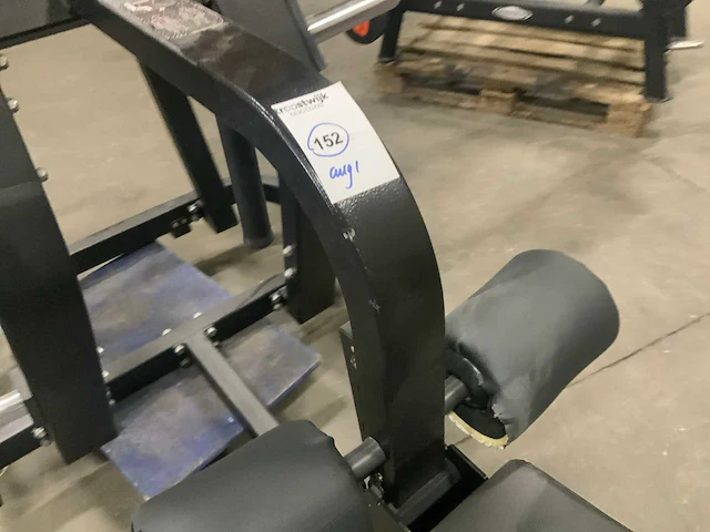 Technogym pure pull down krachtstation - afbeelding 2 van  5