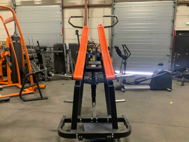Technogym pure pull down krachtstation - afbeelding 5 van  5