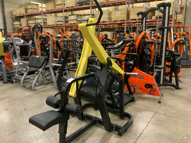 Technogym pure pulldown krachtstation - afbeelding 1 van  5