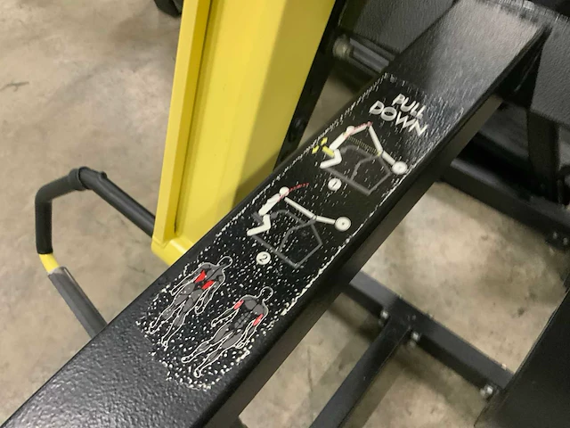 Technogym pure pulldown krachtstation - afbeelding 3 van  5