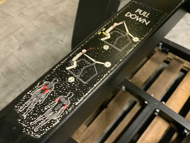 Technogym pure pulldown krachtstation - afbeelding 4 van  5