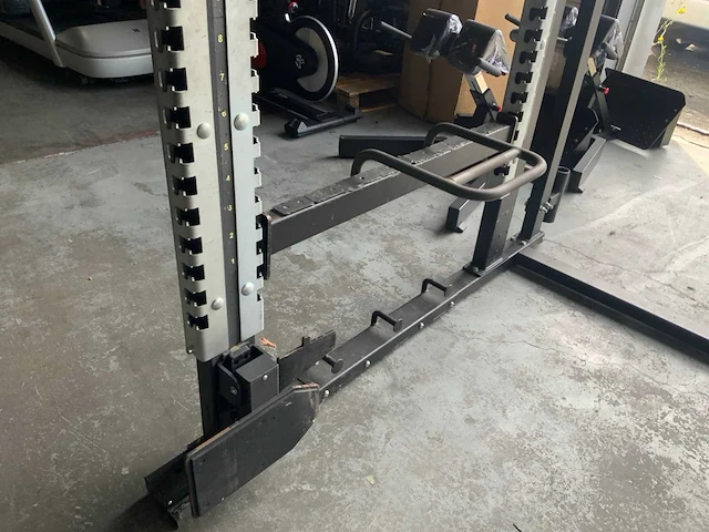 Technogym pure squat kooi krachtstation - afbeelding 2 van  5