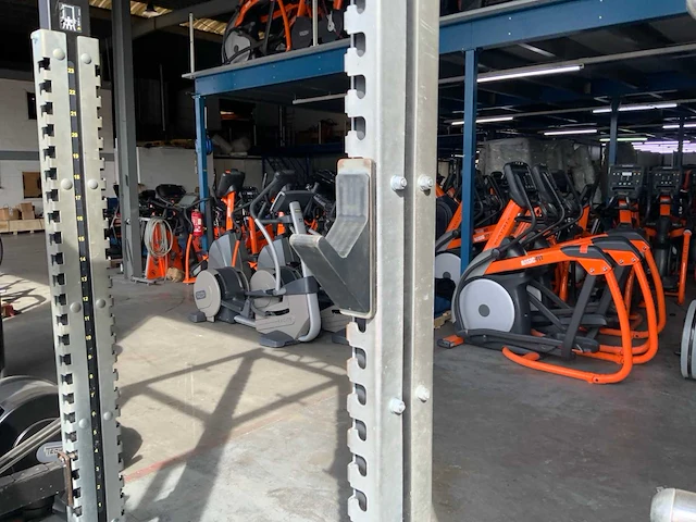 Technogym pure squat kooi krachtstation - afbeelding 3 van  7