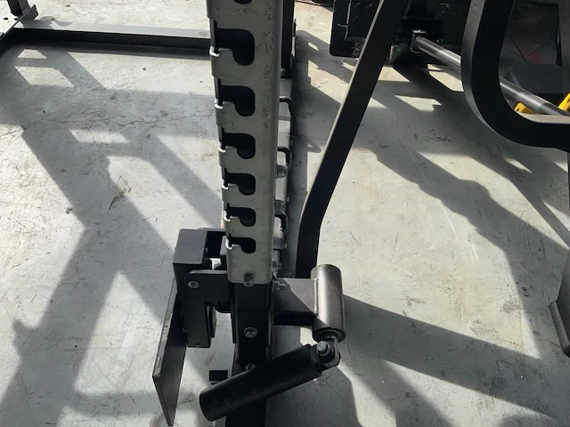 Technogym pure squat kooi krachtstation - afbeelding 6 van  7