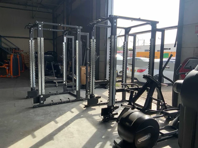 Technogym pure squat kooi krachtstation - afbeelding 7 van  7
