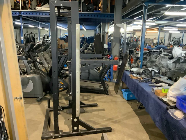 Technogym pure strenght half rack krachtstation - afbeelding 2 van  6