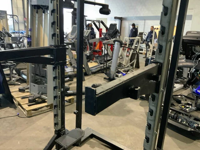 Technogym pure strenght half rack krachtstation - afbeelding 3 van  6