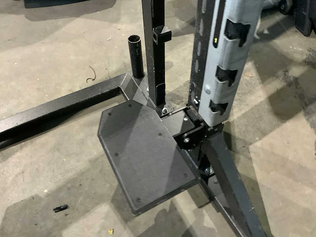 Technogym pure strenght half rack krachtstation - afbeelding 4 van  6
