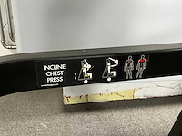 Technogym pure strenght machine incline press - afbeelding 8 van  11