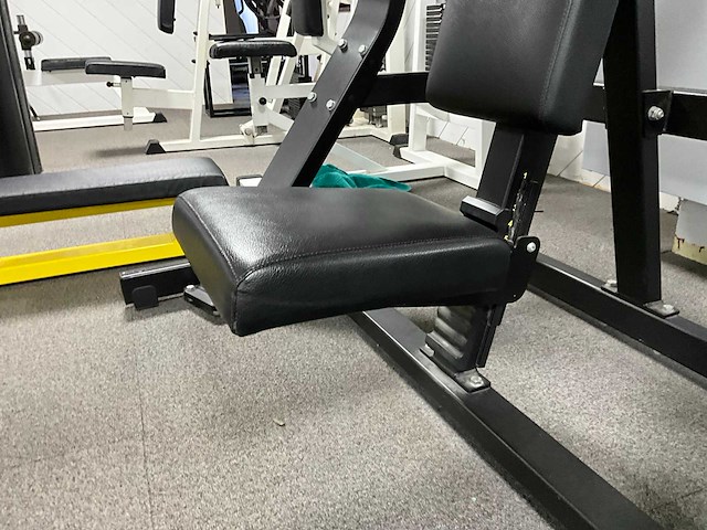 Technogym pure strenght machine incline press - afbeelding 7 van  11