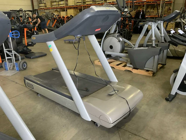 Technogym run classic 700 led loopband - afbeelding 6 van  7