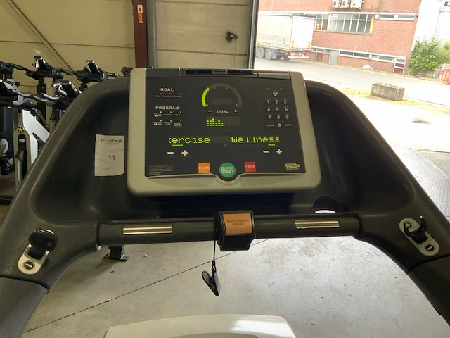 Technogym run classic 700 led loopband - afbeelding 4 van  5