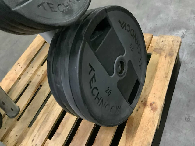 Technogym schijven pu 50mm 12x20kg;8x10;4x2,5;2x1,25kg krachtstation - afbeelding 4 van  6