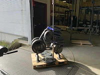 Technogym schijvenrek met 305kg schijven 8x schijven zijn nieuw - afbeelding 2 van  8