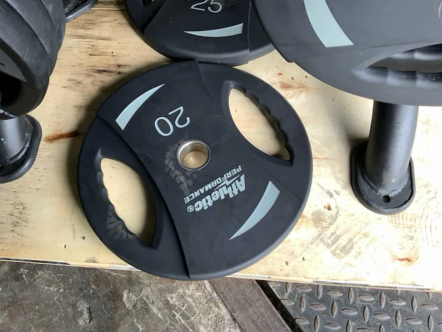 Technogym schijvenrek met 305kg schijven 8x schijven zijn nieuw - afbeelding 4 van  8