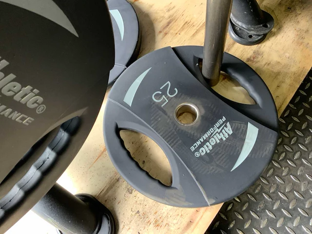 Technogym schijvenrek met 305kg schijven 8x schijven zijn nieuw - afbeelding 5 van  8