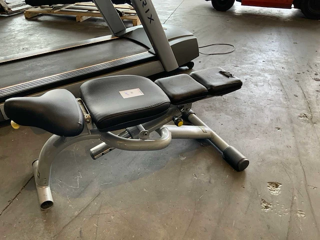 Technogym selection adjustable bench krachtstation - afbeelding 2 van  5