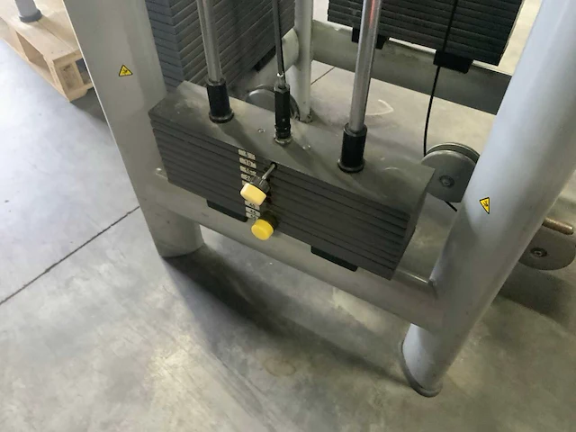 Technogym selection line 4 pulley statin krachtstation - afbeelding 6 van  8
