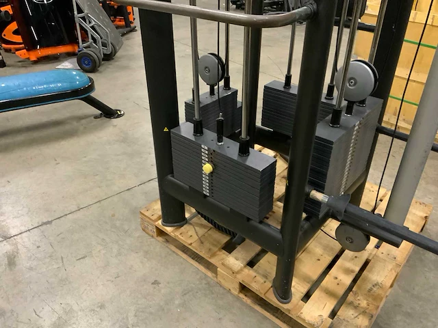 Technogym selection line 4 pulley station krachtstation - afbeelding 6 van  8