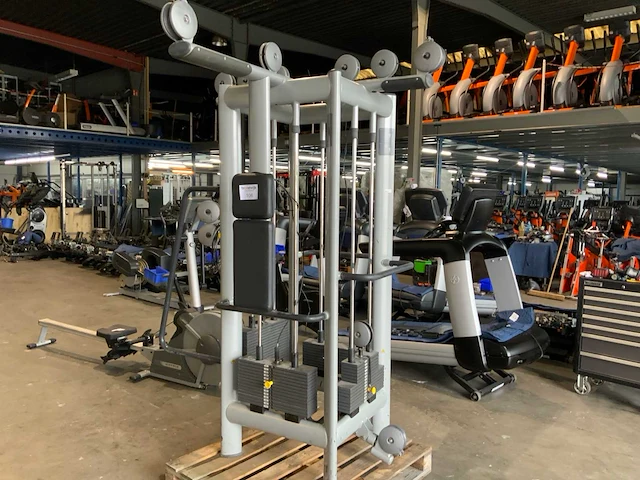 Technogym selection line 4 pulley station krachtstation - afbeelding 1 van  9